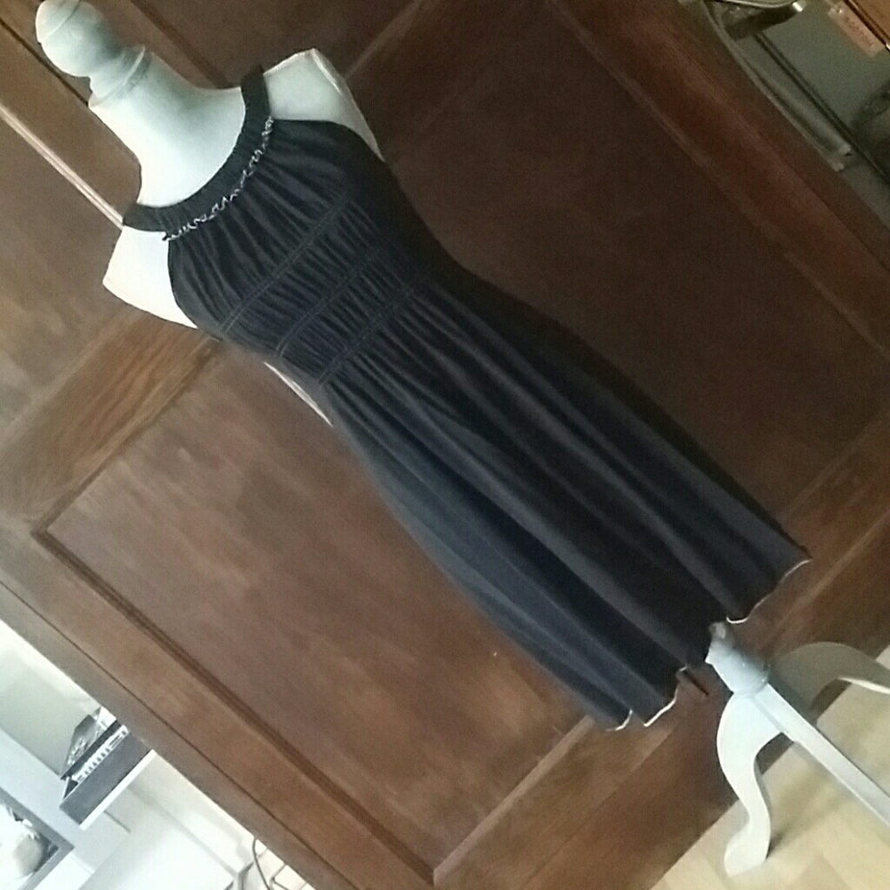 Figure frattering flowy sun dress